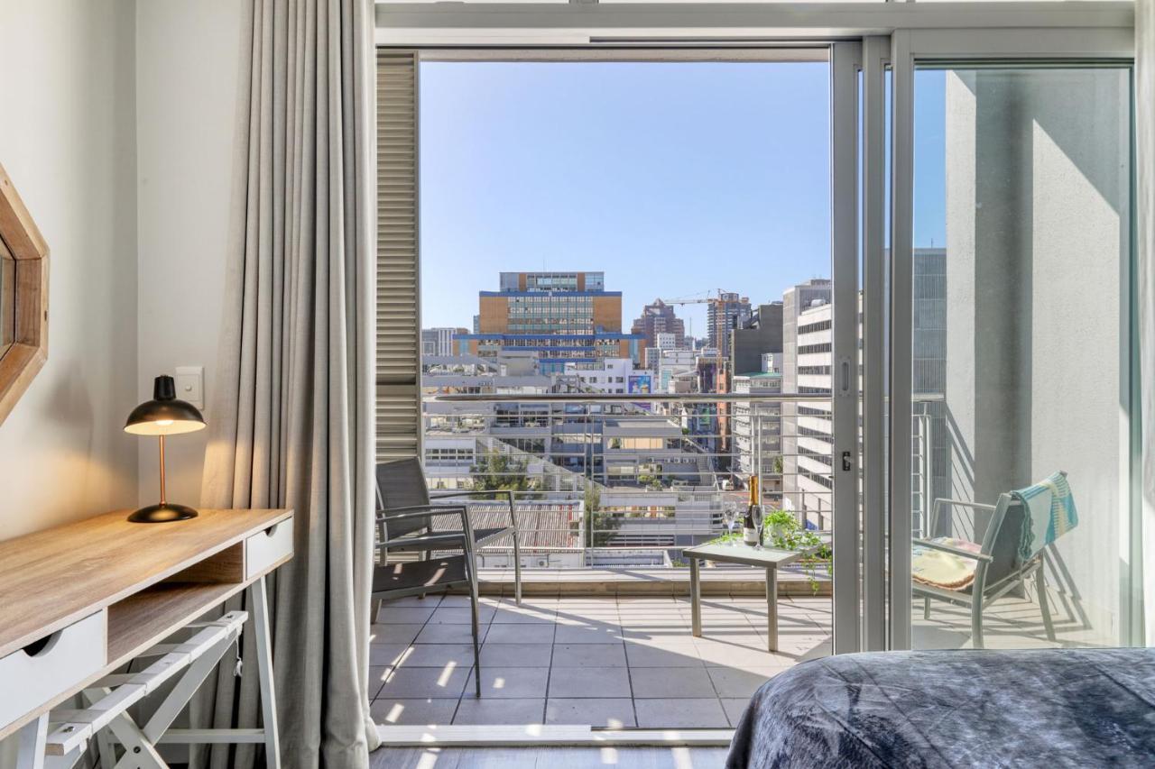 Backup-Powered Colourfull City Balcony Apartment Cidade Do Cabo Exterior foto