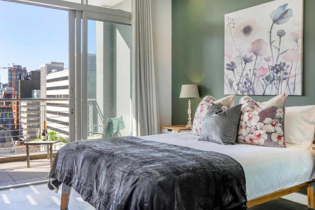 Backup-Powered Colourfull City Balcony Apartment Cidade Do Cabo Exterior foto