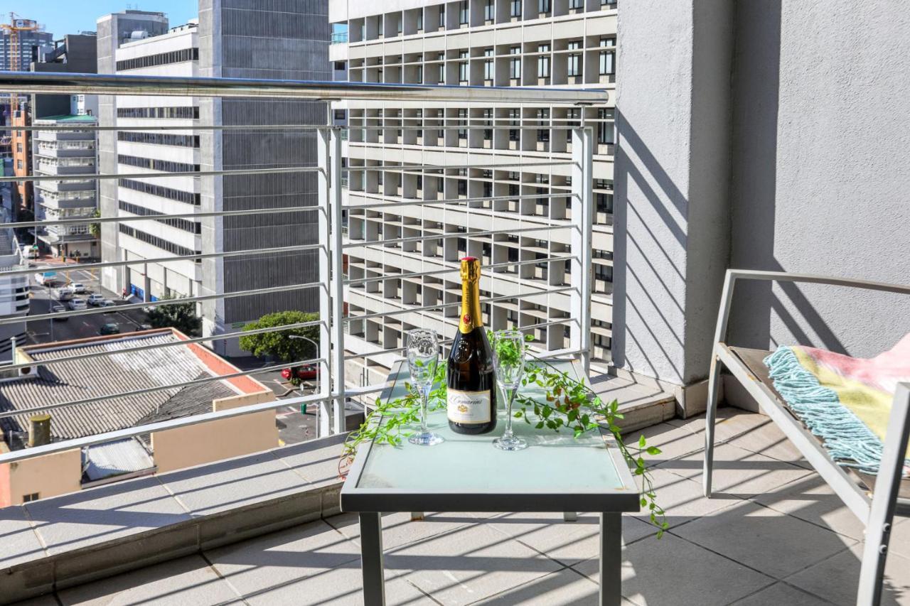 Backup-Powered Colourfull City Balcony Apartment Cidade Do Cabo Exterior foto